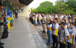 2º BPM realizou momento cívico-militar em escola de Araguaína.