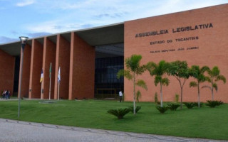Assembleia suspende atividades por tempo indeterminado.