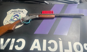 Arma de fogo e munições apreendidas pela Polícia Civil em Araguaína. 