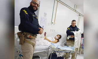 Policiais rodoviários federais prestaram apoio no parto de emergência na BR-153, em Gurupi. Mãe e bebê passam bem.