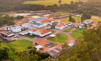 Fachada do LKJ Frigorífico em Araguaína, que teve falência decretada pela Justiça
