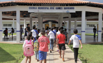 Para as crianças matriculadas no primeiro semestre do ano, não há necessidade de renovação de matrícula. Já na EJA, as matrículas são feitas todo semestre