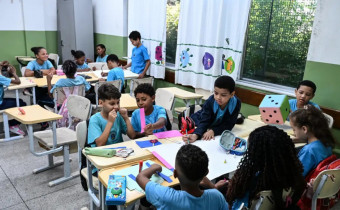 Novo piso salarial da educação básica foi fixado em R$ 5,1 mil para jornada de 40 horas semanais, com ganho real de 1,5% acima da inflação 