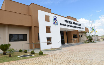 Fórum de Ponte Alta do Tocantins, onde mãe e filho serão julgados pelo homicídio de ex-vereador durante festa de cavalgada no Jalapão.