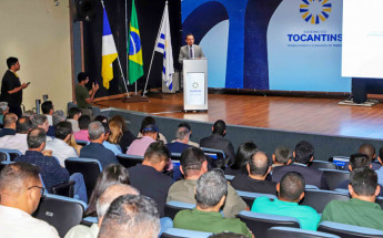 Presidente da Ameto, Carlos Eduardo Moraes, durante o lançamento do Curso Técnico em Mineração, realizado no auditório do Palácio Araguaia Governador José Wilson Siqueira Campos, em Palmas.