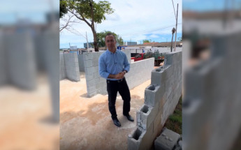Prefeito aponta riscos à visibilidade e acessibilidade; obra será refeita após notificação da empresa
