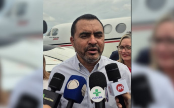 Governador Wanderlei Barbosa fala com a imprensa ao desembarcar no Aeroporto de Araguaína