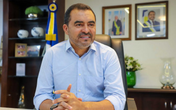 Governador Wanderlei Barbosa durante evento oficial; gestor optou por permanecer no cargo e priorizar a estabilidade do Estado