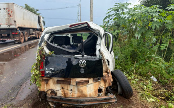 Acidente ocorreu na BR-153, em Araguaína, após veículo rodar na pista molhada; vítima foi socorrida em estado grave pelo SAMU