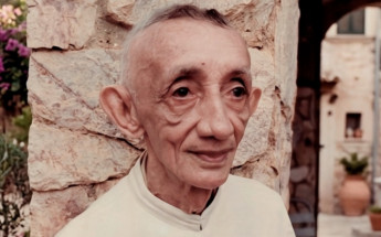 Padre Luso, religioso conhecido pelo trabalho pastoral em Porto Nacional e por relatos de intercessões e graças alcançadas por fiéis
