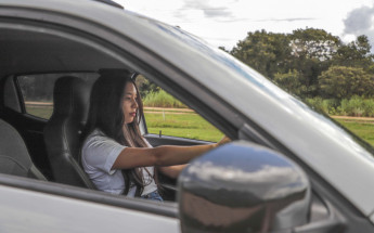 Com indicação do principal condutor, aqueles que possuem veículos no nome não precisam realizar o processo de indicação do real infrator, uma vez que a multa irá automaticamente para quem dirige