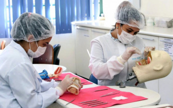 Capacitação tem como objetivo qualificar profissionais para atuação na promoção, na prevenção e na recuperação da saúde bucal da população 