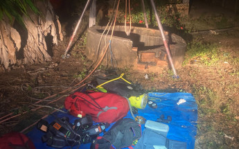 Operação do Corpo de Bomeiros para retirar o corpo submerso no poço