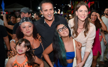 Pré-candidato ao Senado, Carlos Gaguim prestigia primeira noite do Miracaxi e reforça apoio às tradições culturais do Tocantins 
