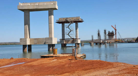 Construção da nova ponte de Porto Nacional 