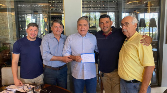 Ex-prefeito de Araguaína Paulo Sidney esteve em reunião com o vice-governador Laurez. 