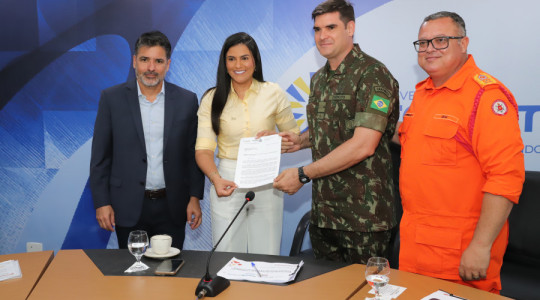 Primeira-dama Karynne Sotero recebeu o ofício de solicitação de apoio nas ações de combate aos incêndios florestais no estado em 2025 para ser encaminhado ao governador Wanderlei Barbosa 