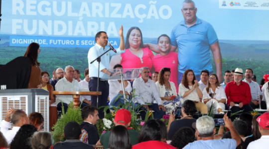  Durante evento na orla do Rio Araguaia, o governador Wanderlei Barbosa destacou a importância do investimento de mais de R$ 62 milhões na área da saúde, da região do Bico do Papagaio 