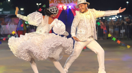 As juninas concorrentes serão julgadas por coreografia, animação, figurino, marcador, repertório musical, tema, harmonia dos casais e casamento.