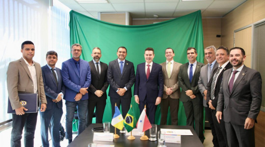Em agenda com ministro das Cidades, Jader Barbalho Filho, para ampliação do Minha Casa Minha Vida.
