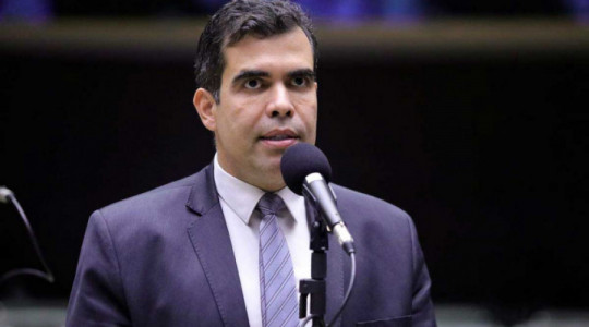 Ayres assumiu o compromisso de conduzir um trabalho técnico, imparcial e transparente