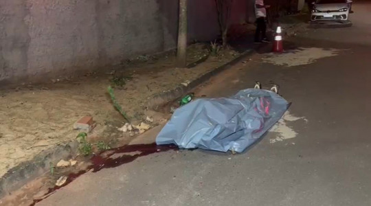 A área foi isolada até a chegada da Polícia Científica