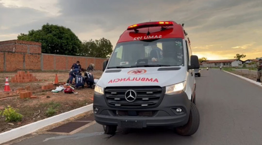 O pedreiro foi socorrido pelo SAMU em estado grave