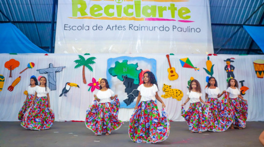 A segunda parte das atividades de encerramento do ano letivo será realizada na quinta-feira, dia 11, com uma cantata natalina no Shopping Lago Center, às 19h