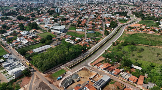 A primeira etapa da Av. Siqueira Campos tem cerca de três quilômetros de extensão, aproximadamente seis quilômetros de meio de vias, considerando as duas pistas.