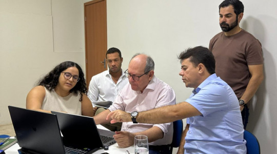 Ronaldo Dimas atua como consultor técnico e estratégico em projetos de desenvolvimento urbano, mobilidade e planejamento institucional em cidades do Tocantins, Maranhão e Bahia.