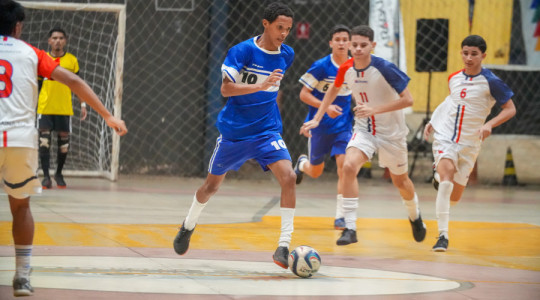 Para se matricular, basta comparecer ao ginásio no horário das aulas e efetuar a matrícula com os professores.