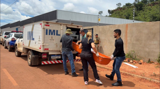 Vítima foi encontrada morta na obra onde trabalhava.