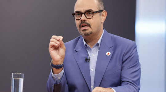 Mateus Simões durante cerimônia de posse no Plenário da Assembleia Legislativa de Minas Gerais