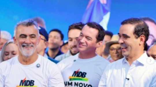 Vicentinho Júnior, Amélio Cayres e Alexandre Guimarães durante ato de filiação do presidente da Assembleia Legislativa ao MDB, em Palmas 