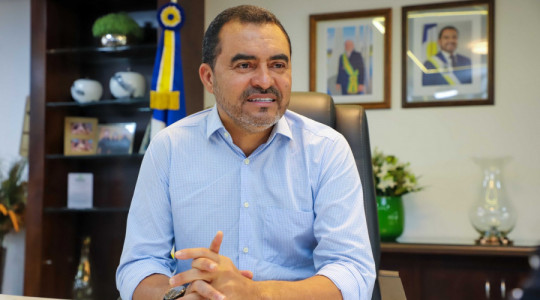 Governador Wanderlei Barbosa durante evento oficial; gestor optou por permanecer no cargo e priorizar a estabilidade do Estado