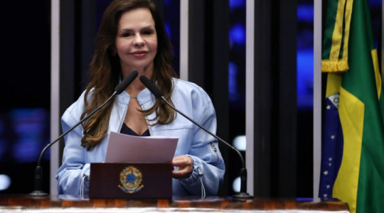 Senadora Professora Dorinha durante sessão no Senado Federal