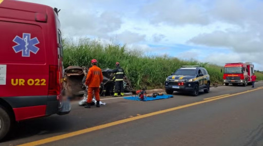 Bombeiros atuaram na retirada dos corpos 