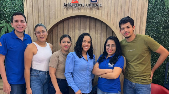 Acadêmicos do curso de Administração da UNOPAR Anhanguera durante mobilização da campanha solidária em Araguaína 