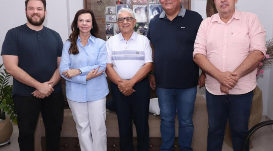 Senadora Professora Dorinha durante reunião com lideranças evangélicas em Araguaína 