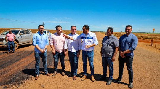 Governador Wanderlei Barbosa vistoria serviços que estão sendo executados na rodovia TO-010, principal rota alternativa utilizada após a interdição da ponte entre Tupirama e Pedro Afonso 