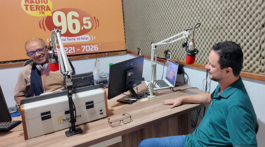 Pré-candidato a deputado estadual Ho-Che-Min Araújo durante agenda em Araguaína