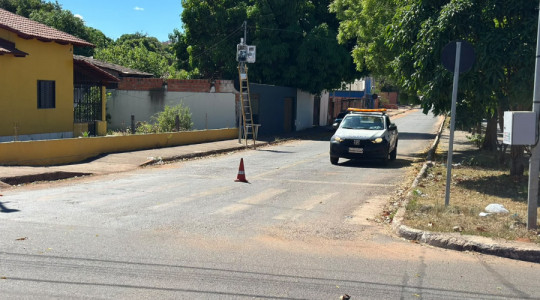 Técnicos da AEM-TO realizam testes metrológicos em radar de fiscalização eletrônica durante operação de aferição que segue até o dia 12 de junho em Araguaína.