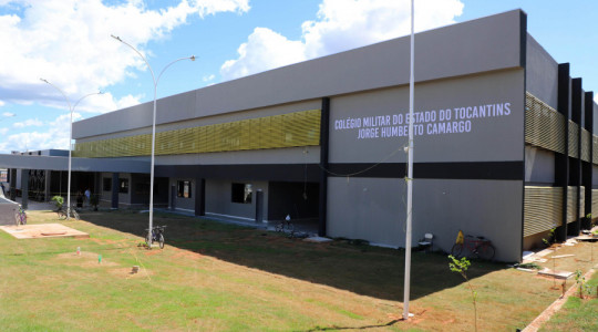  Colégio Militar do Estado do Tocantins Jorge Humberto Camargo, em Araguaína, oferece uma infraestrutura moderna focada em disciplina e qualidade educacional para a comunidade