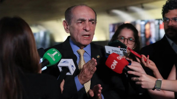 Fim da reeleição: PEC aprovada na CCJ do Senado unifica eleições e amplia mandatos para cinco anos a partir de 2034.
