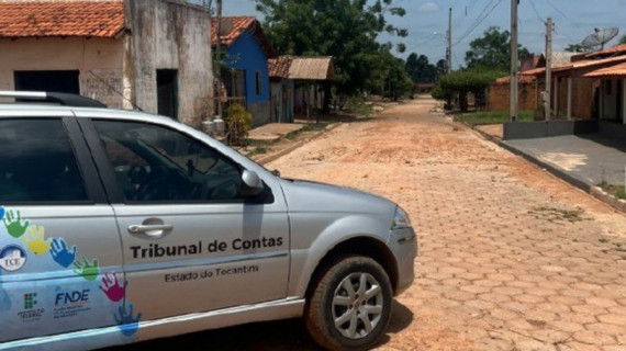 Ação aponta pagamentos por obras de pavimentação não executadas e envolve ex-prefeito, empresa contratada e fiscais do contrato.