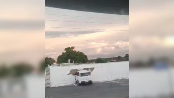 Carro atingiu muro de cemitério em Gurupi 