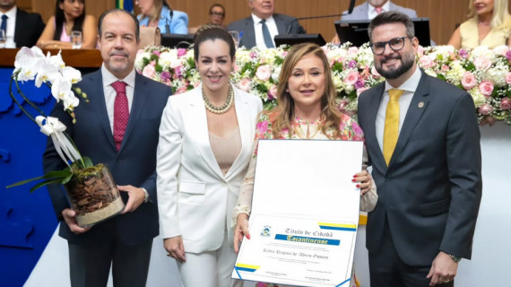A ex-senadora Kátia Abreu durante sessão solene na Assembleia Legislativa do Tocantins, nesta quinta-feira (5), onde recebeu o Título de Cidadã Tocantinense e anunciou sua despedida da vida política 