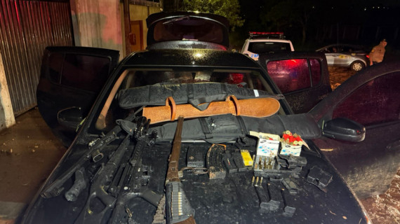 Polícia Militar apreendeu armas de fogo e recuperou carro furtado durante patrulhamento em Araguaína 