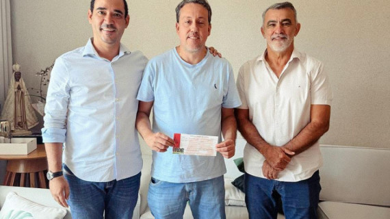 Deputado estadual Dr Danilo Alencar assinou ficha de filiação ao MDB em encontro com lideranças do partido