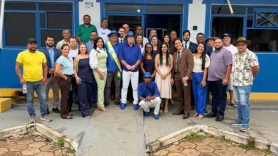 Prefeito Kasarin durante anúncio de renúncia para concorrer a uma vaga na Aleto; gestão deixou R$ 50 milhões em caixa